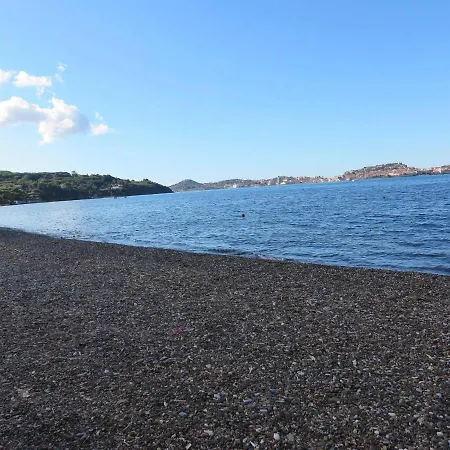Villa-eucalipti-am-meer-und-im-gruenen-pinienwald *